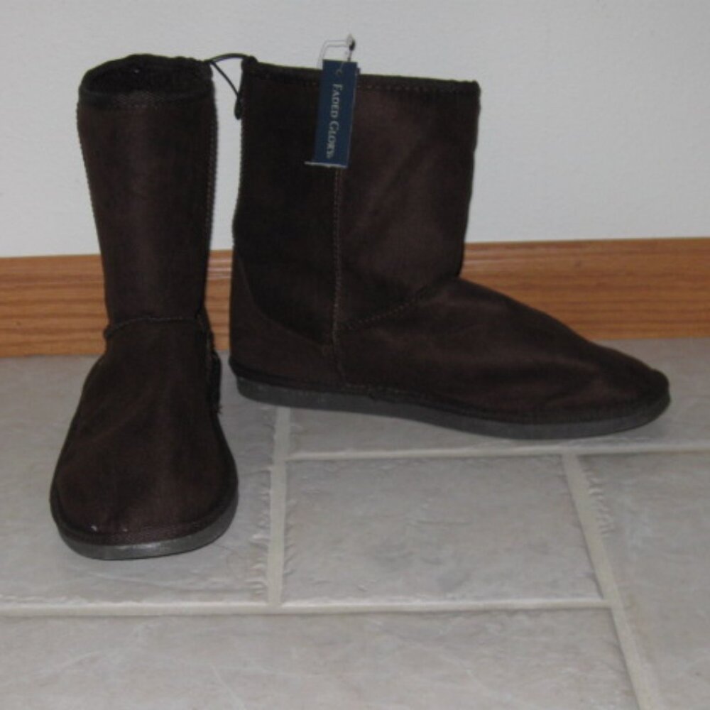 FADED GLORY WOMEN'S SIZE 7 / 8 BROWN (CHOCOLATE) FAUX SUEDE BOOTS SLIPPERS NWT